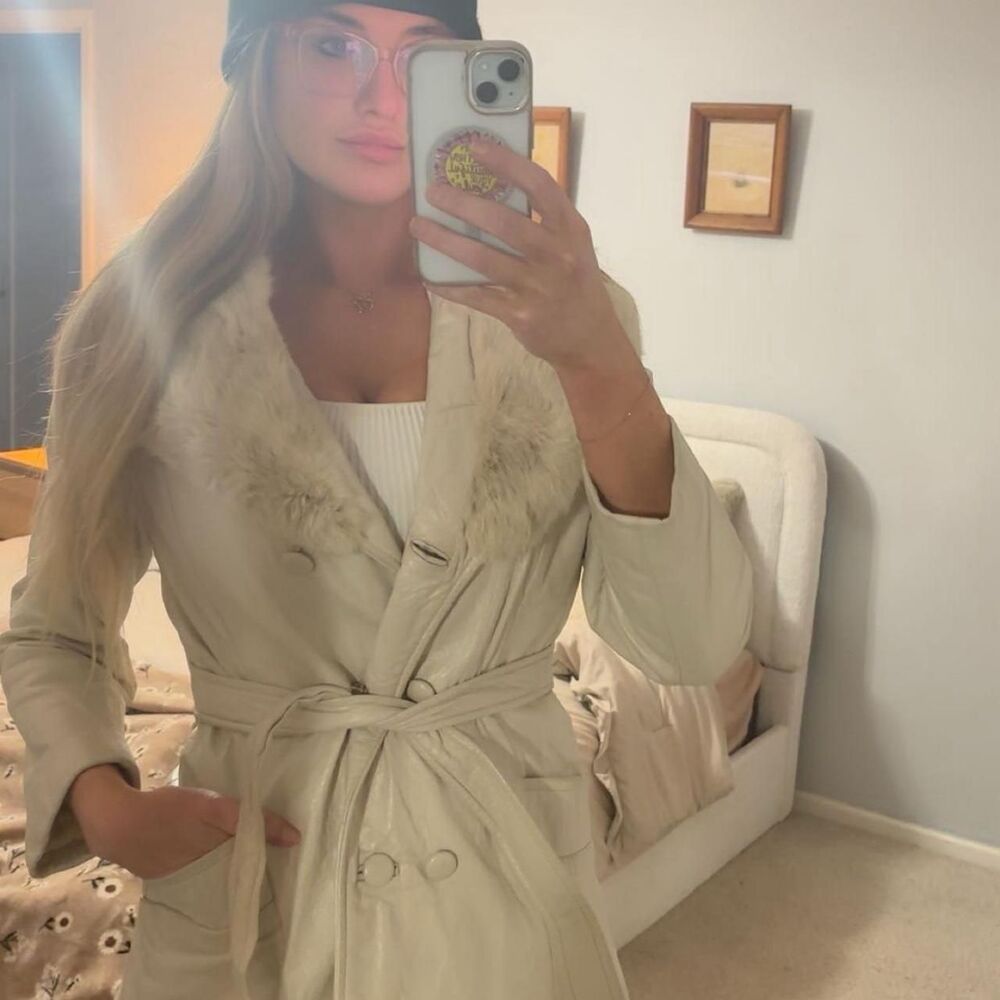 American-vintage Women's Cream and White Coat